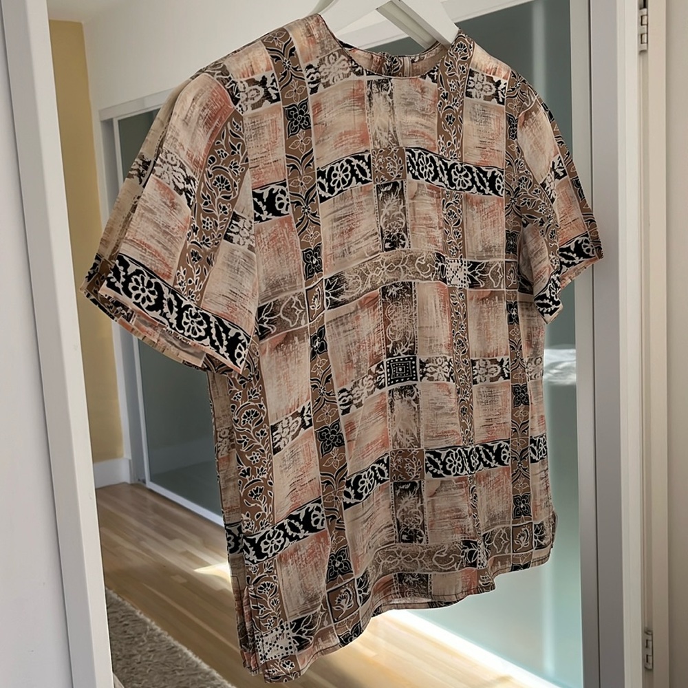 100% silk cute vintage top Sz XS - Picture 2 of 5